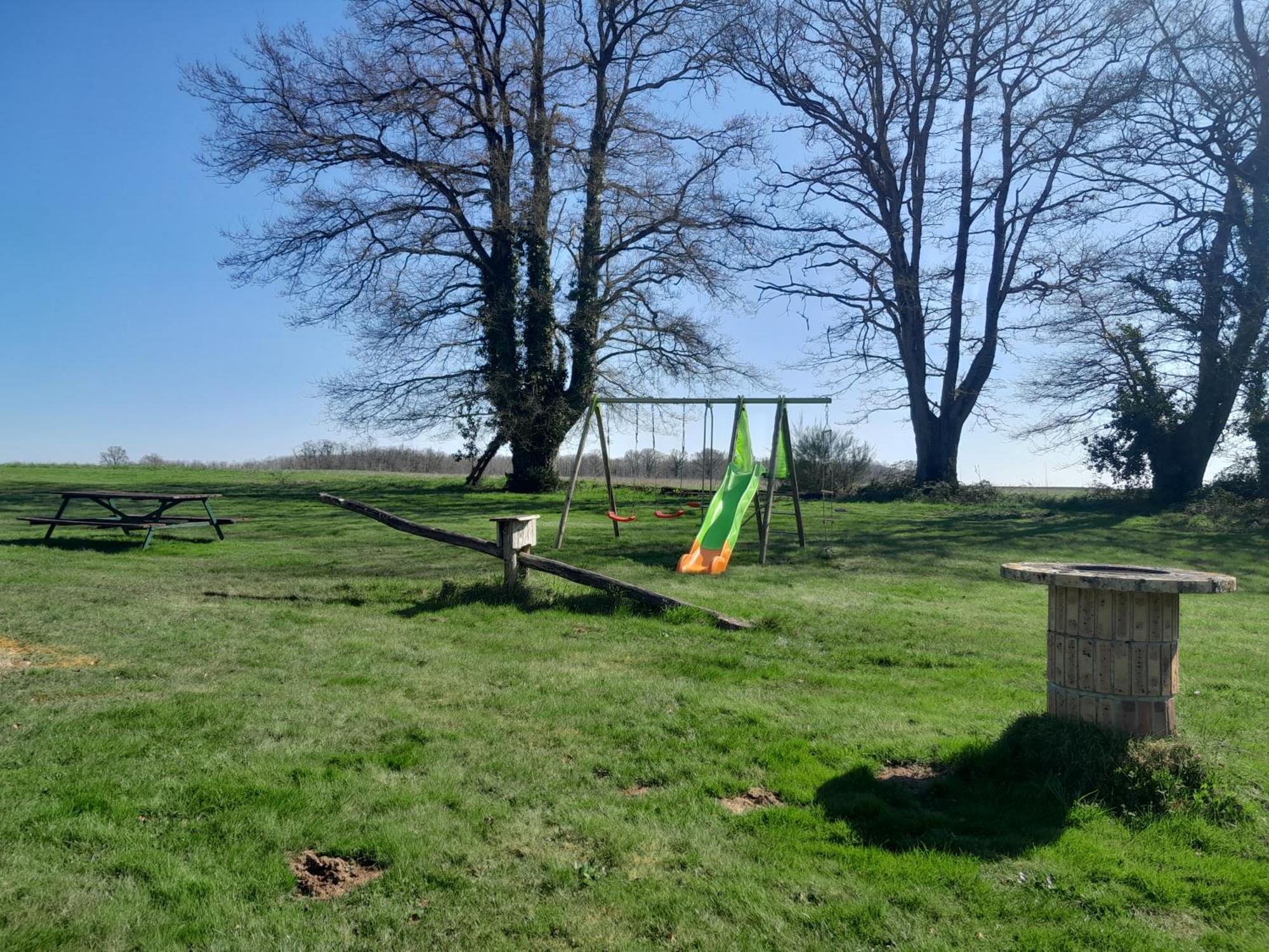 à L'ombre Des Chênes *